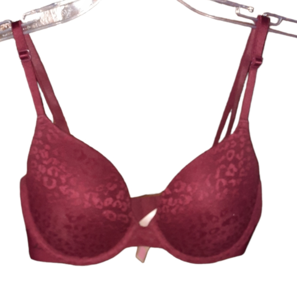 Victoria's Secret Wear Everyday T-Shirt Lightly Lined Love Pink Laced 32D